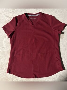Fabletics V-Neck Scrub Top in Burgundy